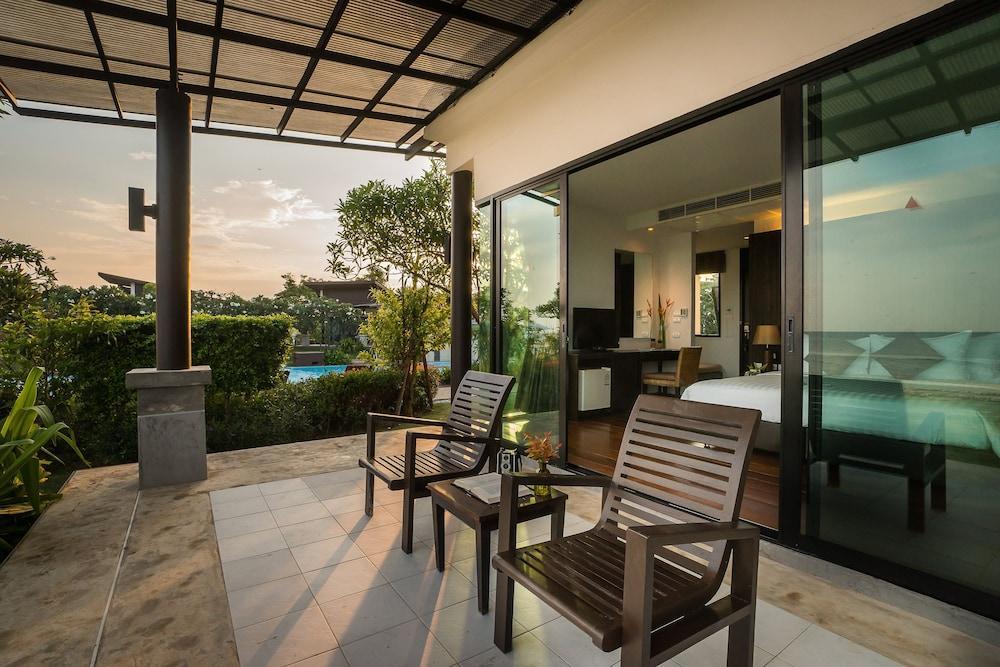 I Tara Resort & Spa Haad Chao Samran Exteriör bild