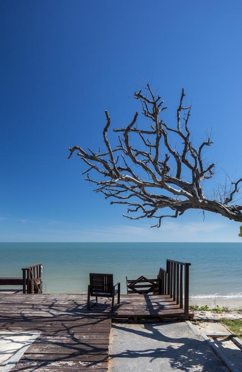 I Tara Resort & Spa Haad Chao Samran Exteriör bild
