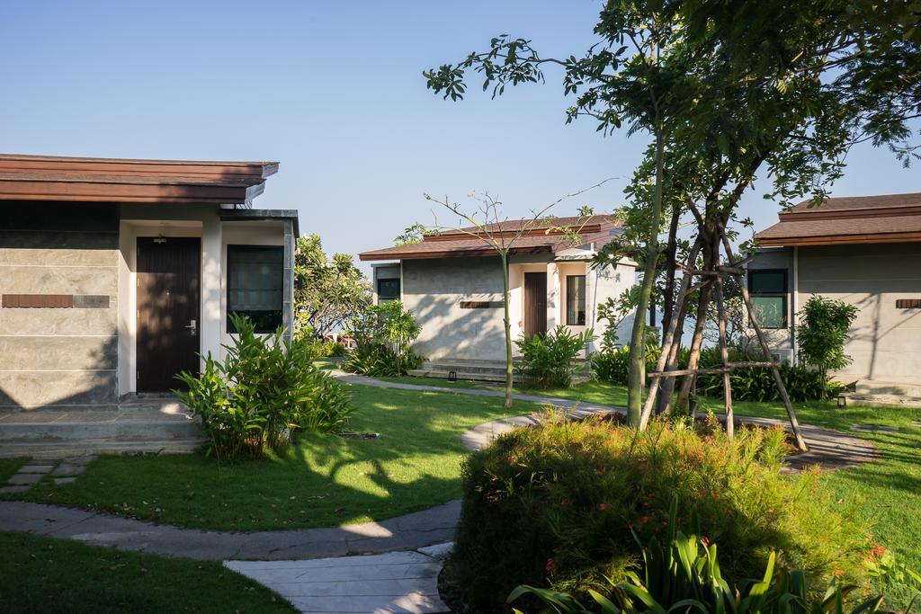I Tara Resort & Spa Haad Chao Samran Exteriör bild