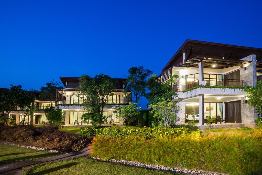 I Tara Resort & Spa Haad Chao Samran Exteriör bild
