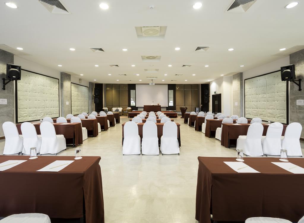 I Tara Resort & Spa Haad Chao Samran Exteriör bild