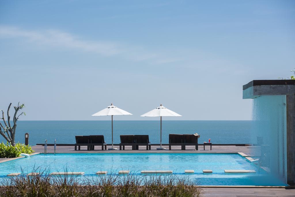 I Tara Resort & Spa Haad Chao Samran Exteriör bild